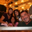 Una familia canaria muy simp�tica en el teatro de Los Estados en la opera